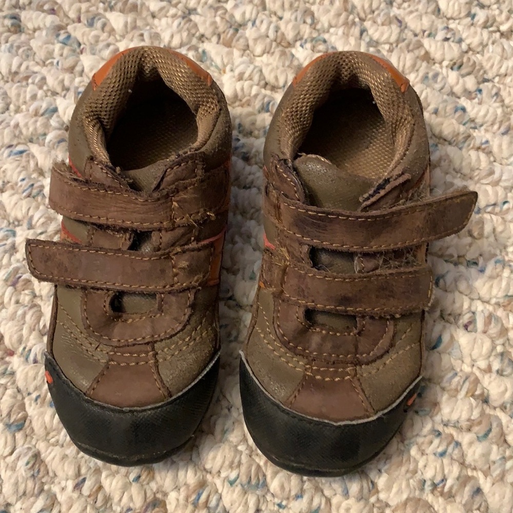 Jumping jacks tennis shoes